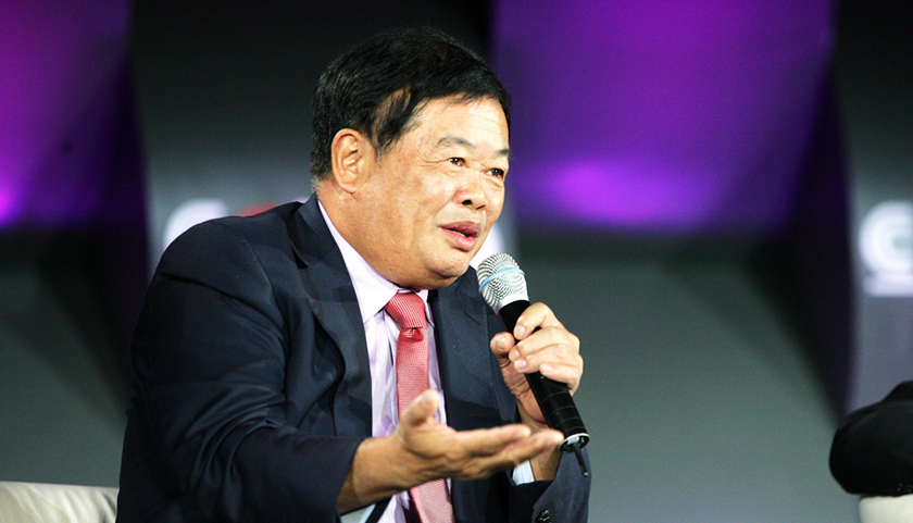 曹德旺：民营企业困境是自己折腾的