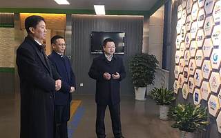 香港驻汉办冯浩贤主任一行走进湖北青年企业孵化器