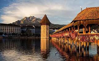 小城市发展靠地域特色