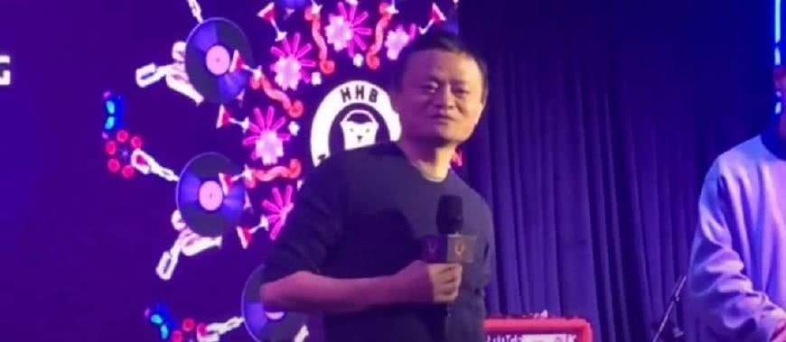 马云开酒吧唱广岛之恋：不为赚钱