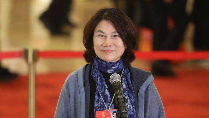 董明珠：员工结婚时可以领一套房