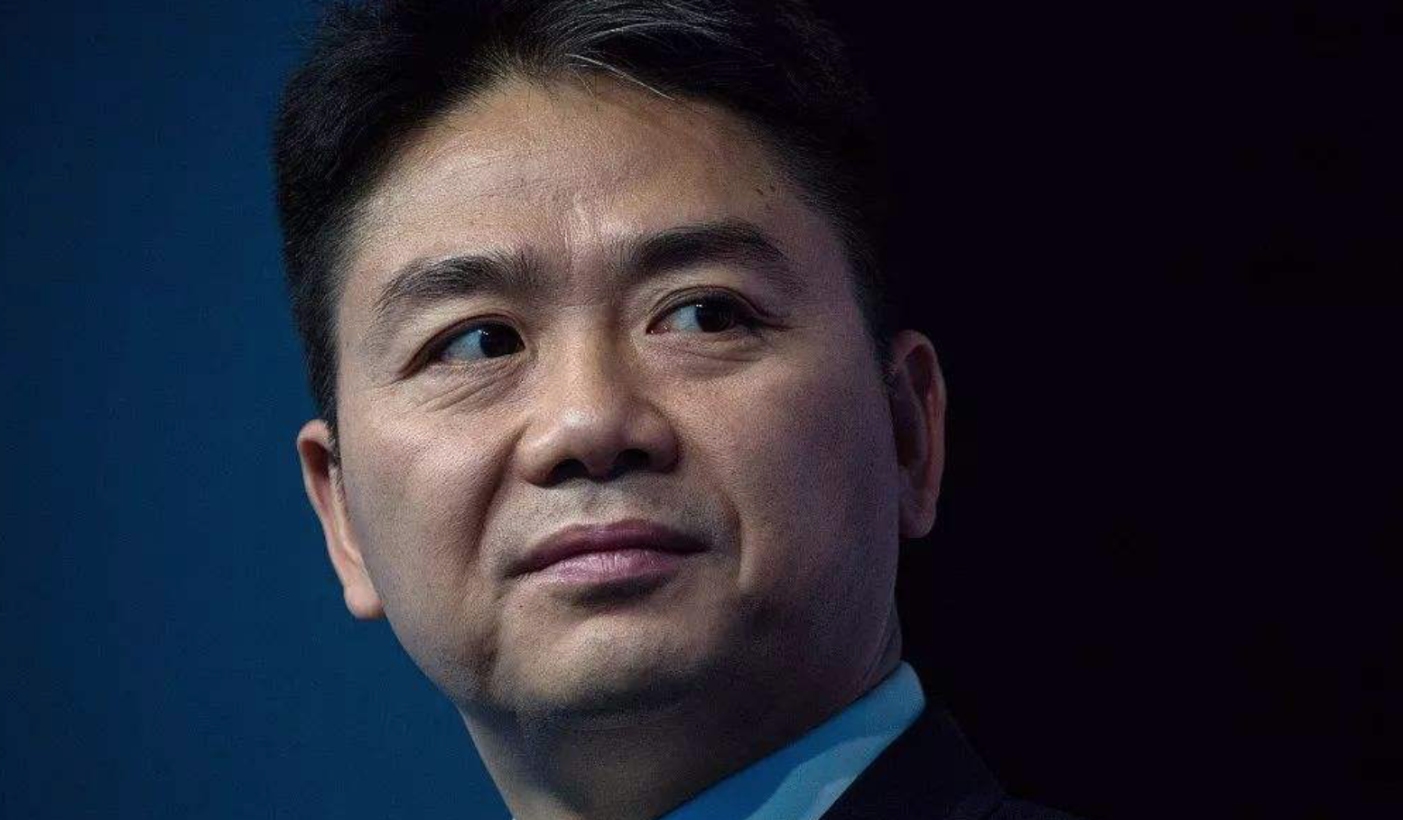 刘强东缺席京东年会放权二当家