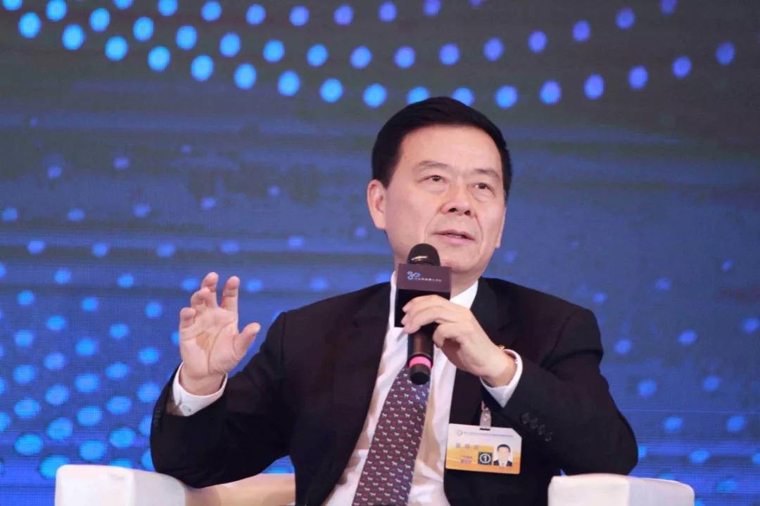 广汽董事长曾庆洪谈人才招聘：设计师的工资都比我高六七倍