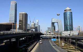 上天入地，穿山越水，你城市的交通也能“8D魔幻”。