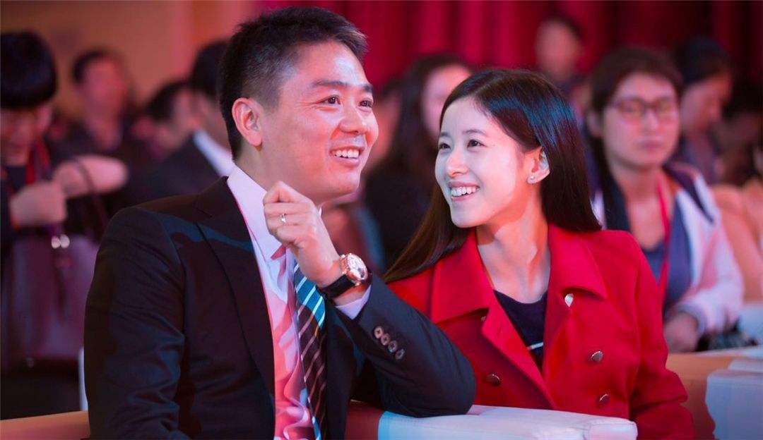 刘强东辟谣离婚　回看两人爱情史