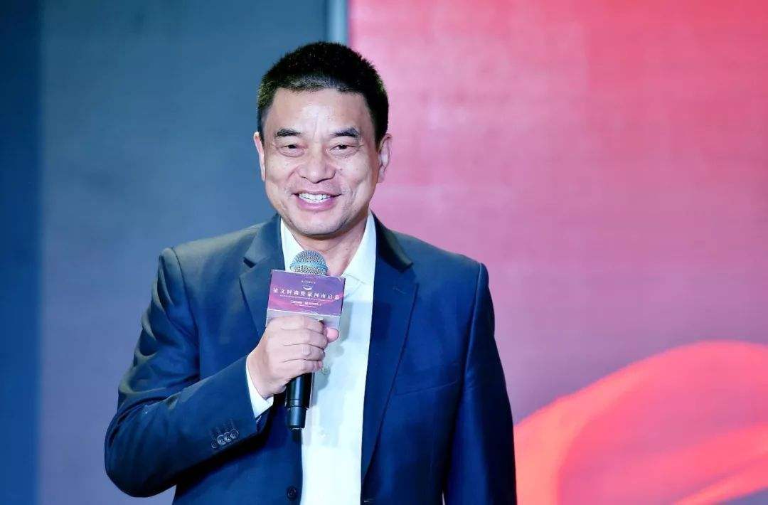 刘永好：一线管理岗要让年轻人接手
