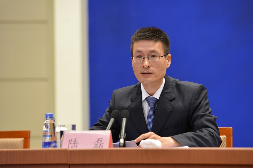 陆磊：虽然很多人不care，但是我最担心居民部门杠杆率风险！