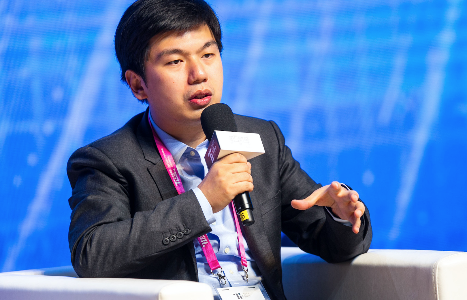 商汤徐立：管理学经验我大多都是在机场学习的