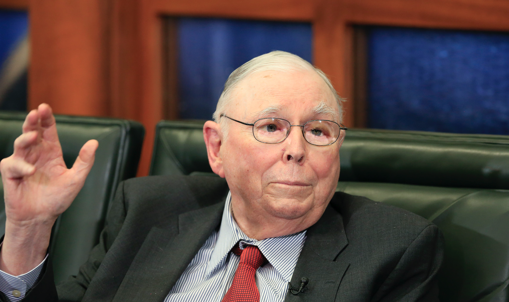 95岁的查理·芒格分享长寿秘诀：不嫉妒，不怨恨，保持开心