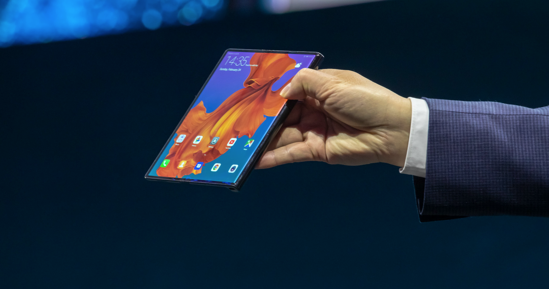 可折叠手机横空出世，外媒眼中华为ＶＳ三星谁更胜一筹？