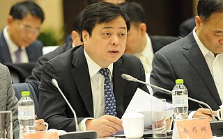 南存辉3份提案呼吁减费降税　建议进一步降低企业重组税收成本