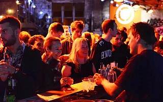 这些城市的夜间经济，璀璨了整个星空