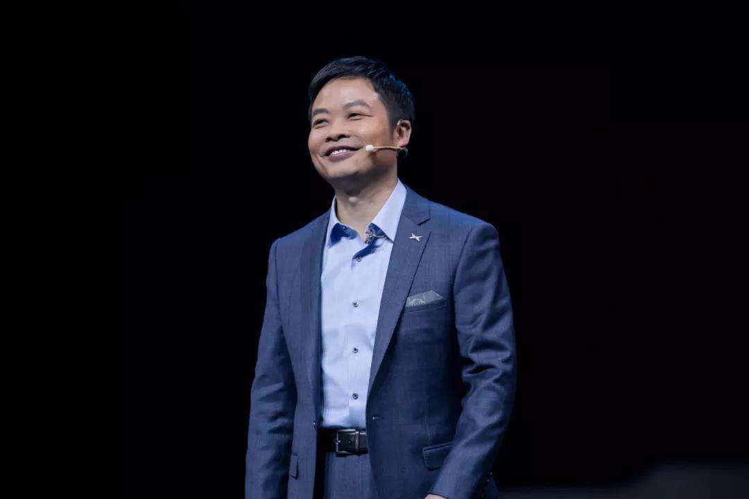 何小鹏：中国绝大部分买电动车的人　其实都是被逼的