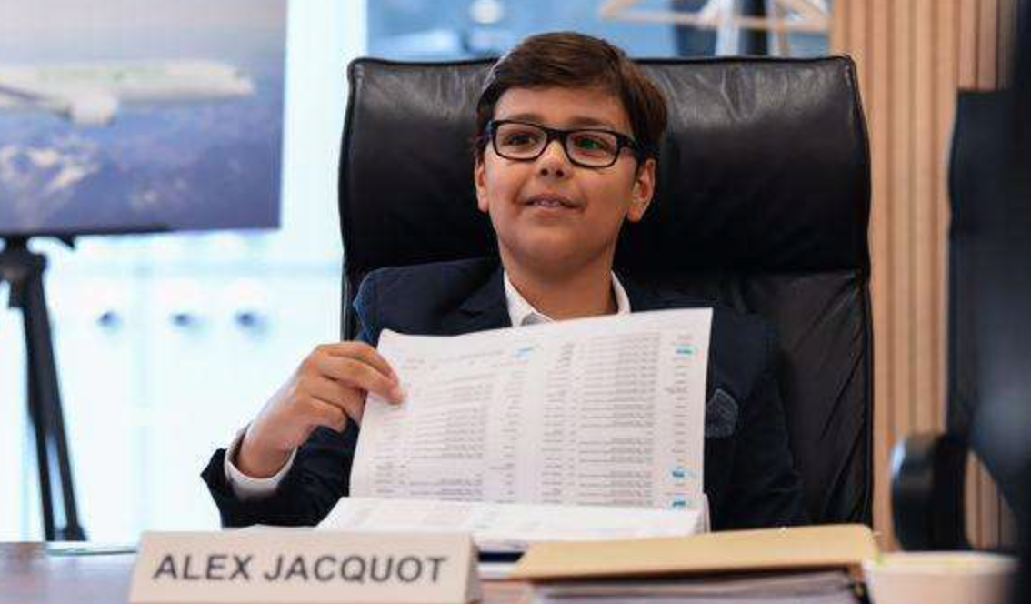 10岁航空公司CEO与澳航签合作协议