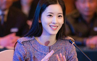 章泽天今日卸任刘强东旗下公司董事