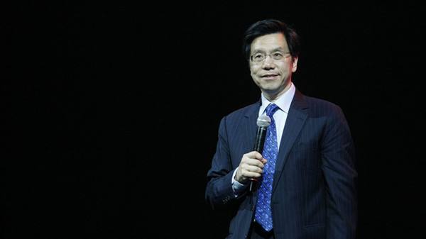 李开复：企业领导者不应只考虑AI可取代工作　还应培训员工帮他们重新找到工作