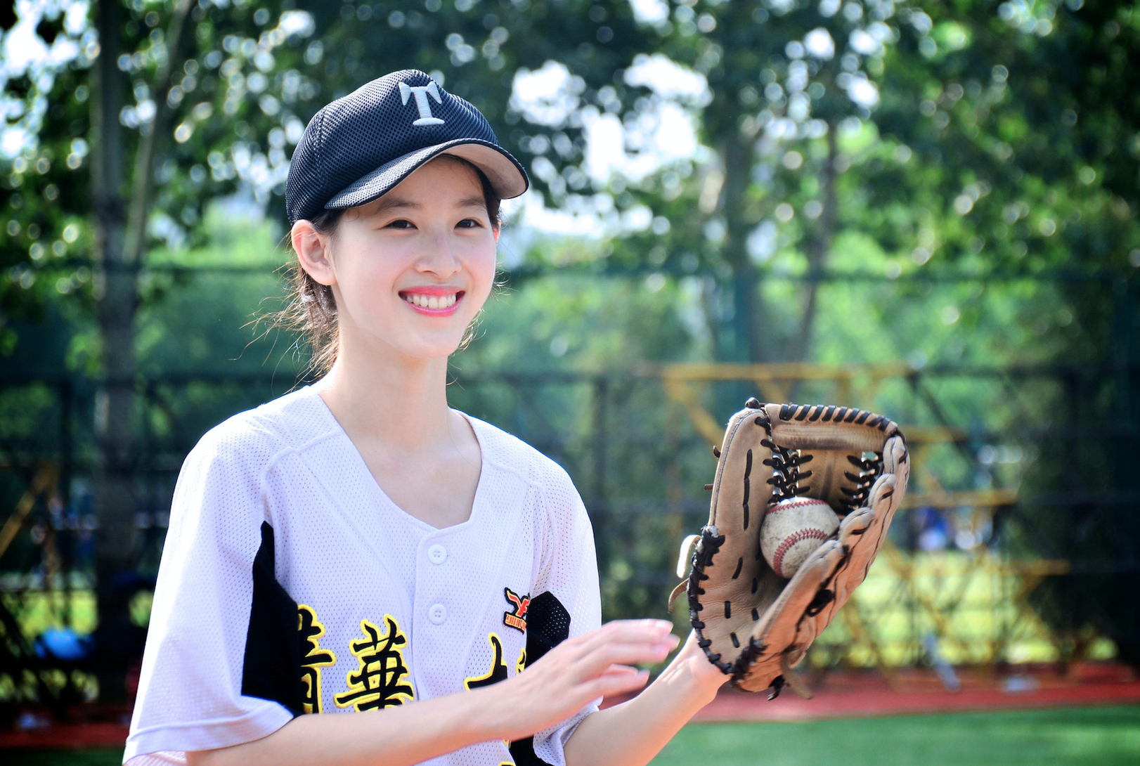 投资人章泽天：仍有10家公司职务，多与刘强东关联！