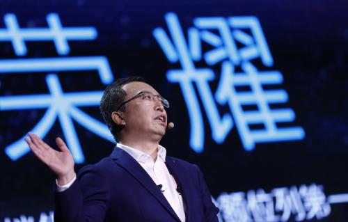 荣耀总裁赵明：目前还不看好折叠屏手机成为主流