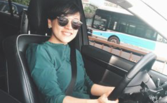 柳青发布练车vlog视频，称要成为一名合格的顺风车司机!