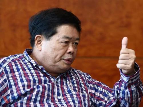 曹德旺：成功的企业家必须有四个自信