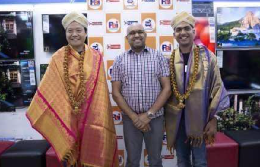 雷军再到印度：入乡随俗穿当地服饰