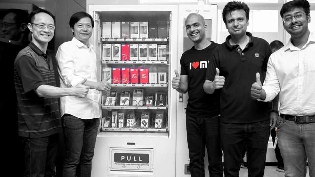 雷军印度推手机自动贩卖机，买手机就像买饮料！