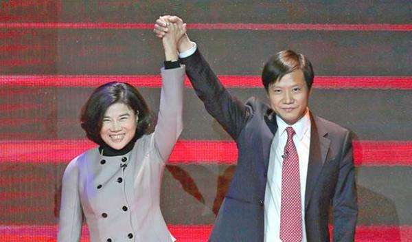 雷军终于赢了董明珠，可惜晚了一个季度