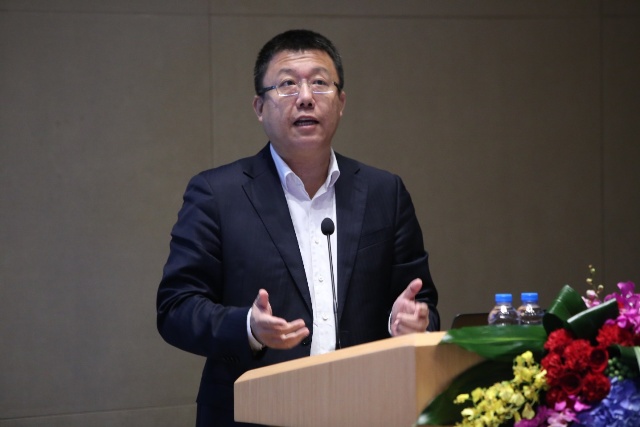 华为副总裁鲁勇：18万员工很平静