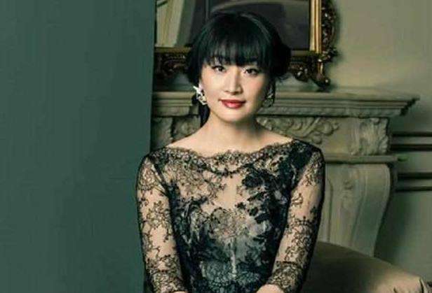 宗馥莉回应富二代标签：只是普通人