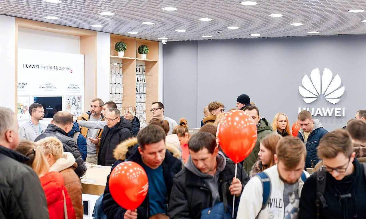 全靠华为，英国在这件大事上已经领先中国了