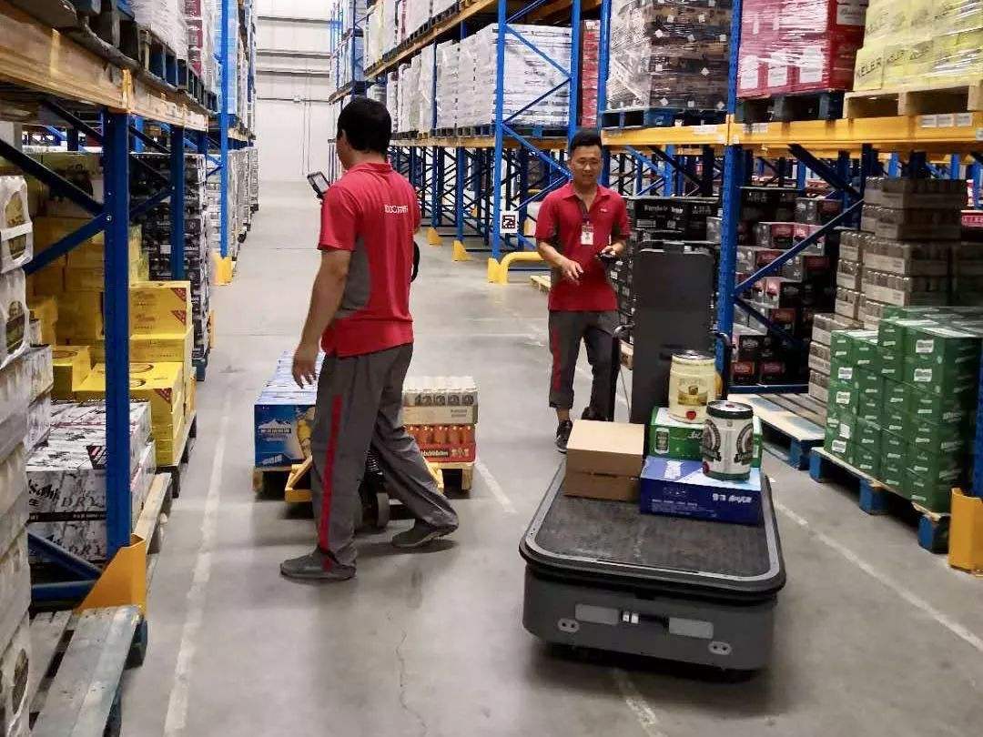 仓储员工618每天弯腰3500次【穿上变成蜘蛛侠？外骨骼战衣亮相618大战】