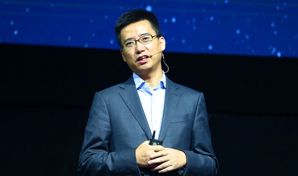胡晓明：让所有路边摊都能贷到款