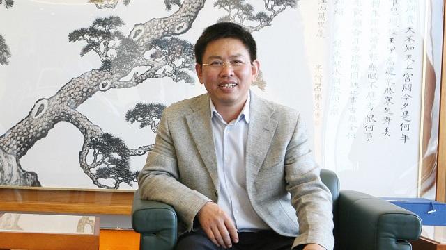 “中国女鞋之父”张华荣：遇水架桥，遇山打洞