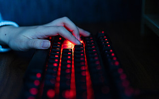 第一届电竞专业学生：不打电竞，要做电竞世界的“操纵者”