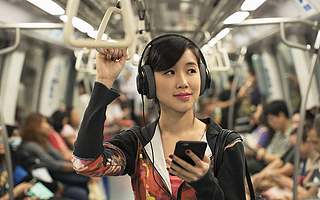 花30億入股環(huán)球音樂(lè)，為什么說(shuō)騰訊運(yùn)氣很好？