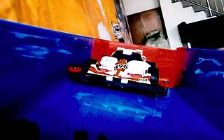 男孩永远长不大，因为他们忘不了四驱车