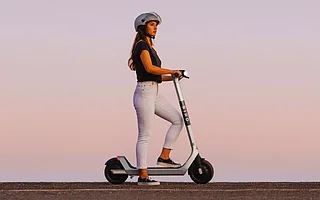 Bird准备推出第二代电动滑板车：汽车级电池