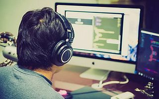 六成开发者日编程不足4小时，半数认为学习新语言很困难