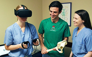 UCLA外科訓練研究表明：VR比傳統訓練分數高出130%