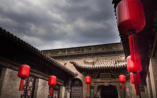 摘掉5A景区的乔家大院：票价是故宫两倍之多，被吐槽“像进了小卖部”