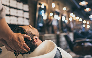 如何拯救美业？从店务管理到“网红”门店孵化，五五美业欲一招制胜