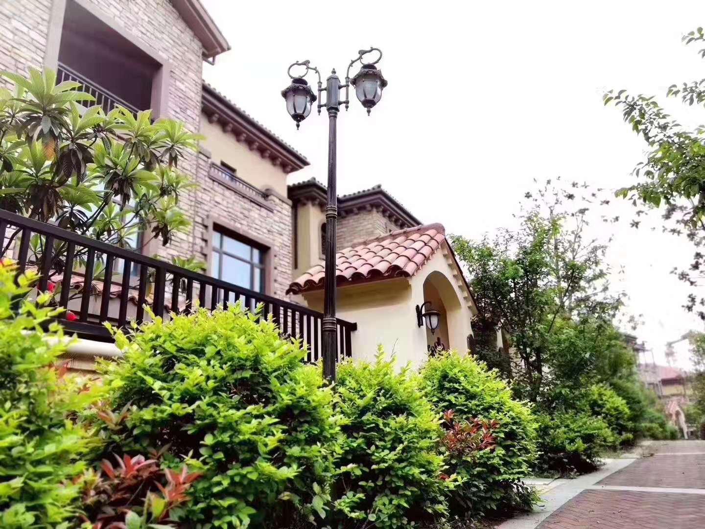 新闻资讯 楼盘动态 江苏 南京 秦淮区 > 浦口正源尚峰尚水别墅售楼处