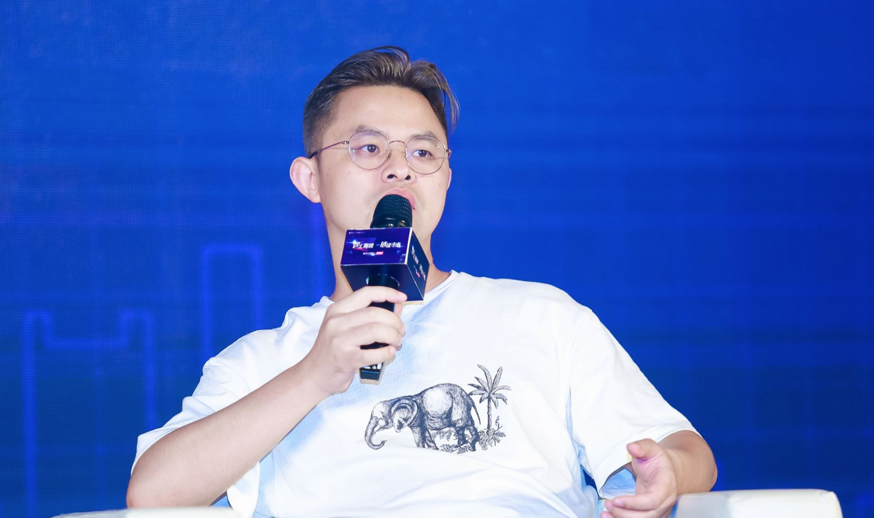 韩都衣舍所在的行业最大的挑战和危机来自哪里？