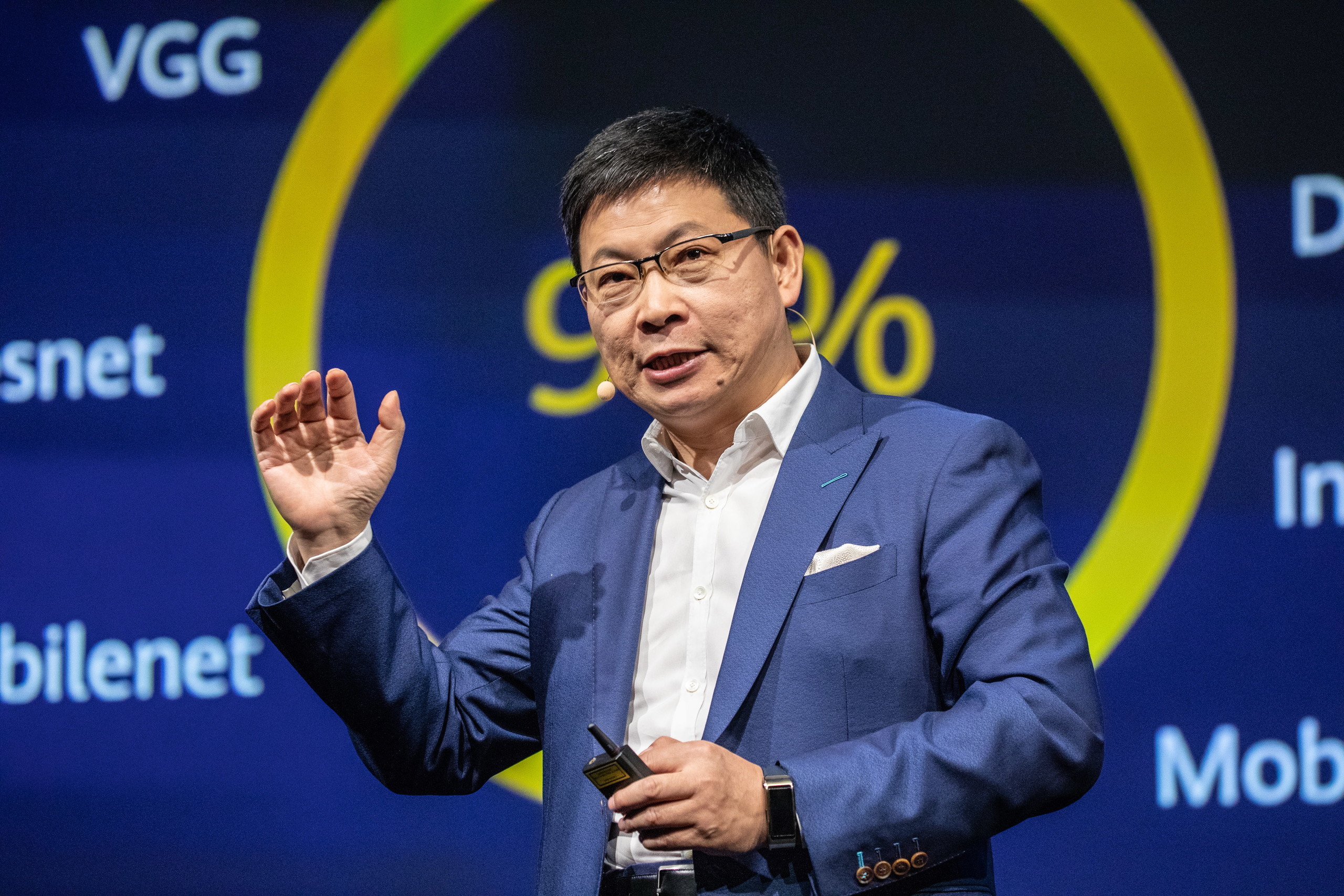 余承东：华为P40或将使用鸿蒙系统