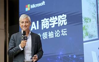 像软件公司一样，靠人工智能赢得先机