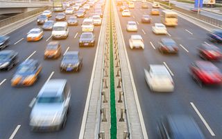 车市“凛冬”中，造车新势力们的裸泳与挣扎