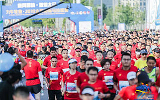 马拉松迈入AI时代！企鹅体育AI定制视频服务助力金牌太马