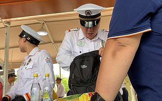 探訪上海迪士尼：人工包檢依舊 自帶零食準入