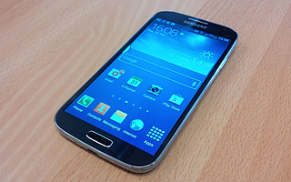 傲慢的苹果、三星手机，将带着属于它们的单机时代彻底走向终结