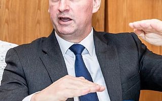 2019成都车展 专访奇瑞捷豹路虎总裁戴慕瑞和常务副总裁陈雪峰